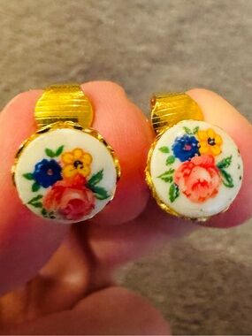 Vintage Gold-Tone Floral Porcelain Clip-On Earrings